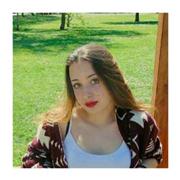 Soy Alaitz, tengo 20 años y estoy estudiando nutrición.Llevo dos años dando clases parto clases tanto de Euskera, como de apoyo para alumnos de primaria y ESO